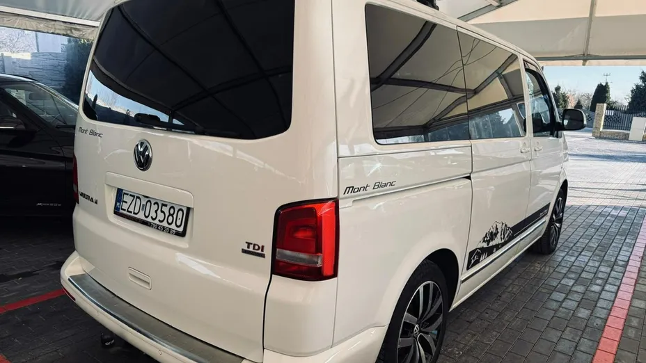 VOLKSWAGEN Multivan -