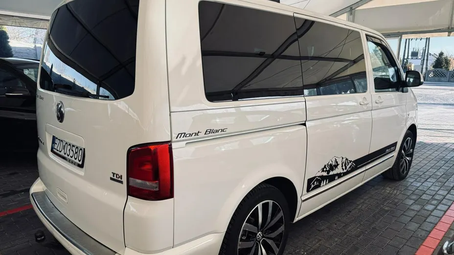 VOLKSWAGEN Multivan -