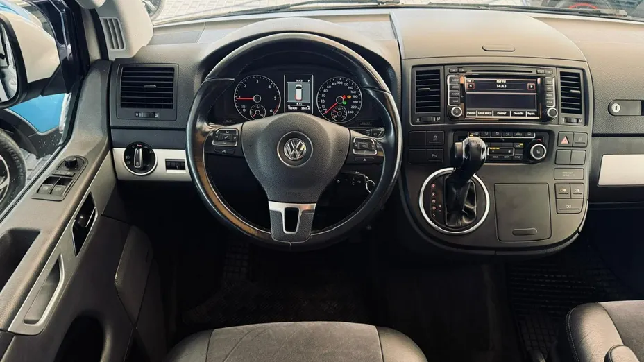 VOLKSWAGEN Multivan -