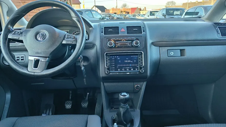 VOLKSWAGEN Touran -