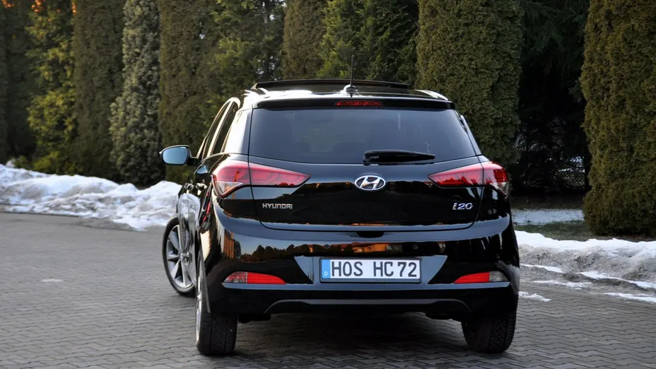 HYUNDAI i20 -