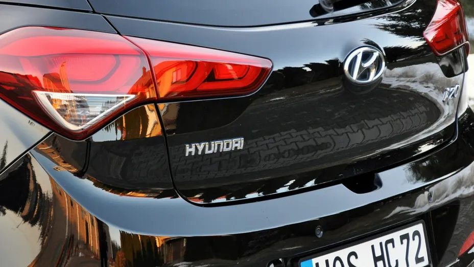HYUNDAI i20 -