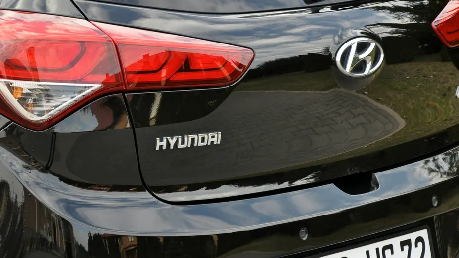 HYUNDAI i20 -