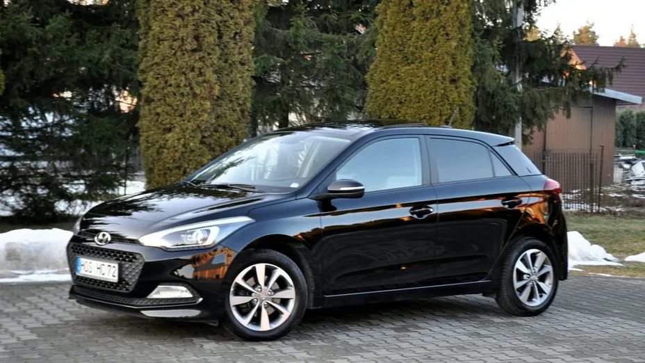 HYUNDAI i20 -