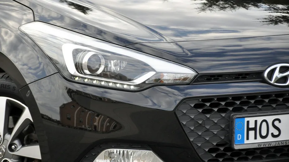 HYUNDAI i20 -