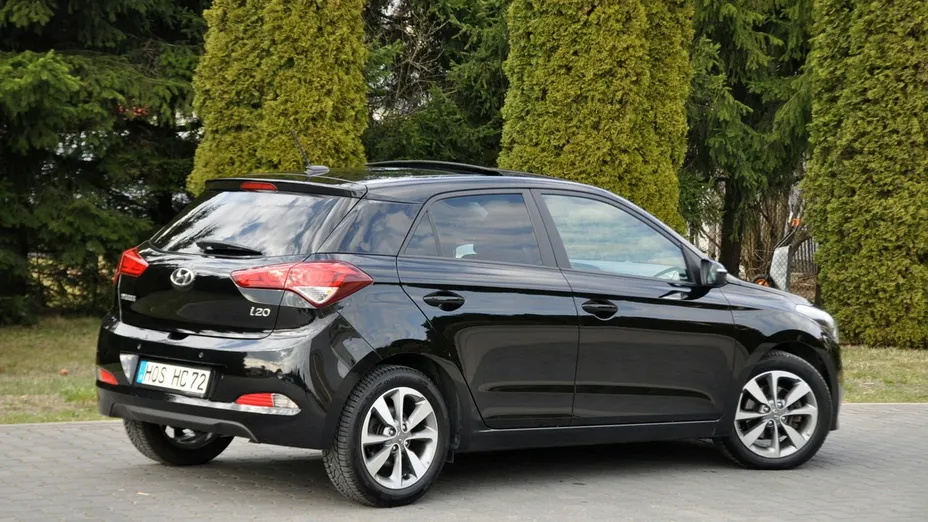 HYUNDAI i20 -