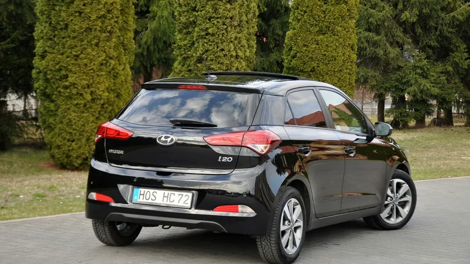 HYUNDAI i20 -