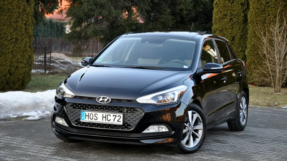 HYUNDAI i20 -