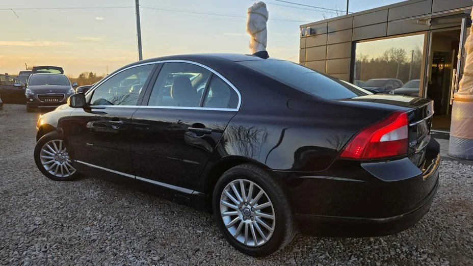 VOLVO S80 -