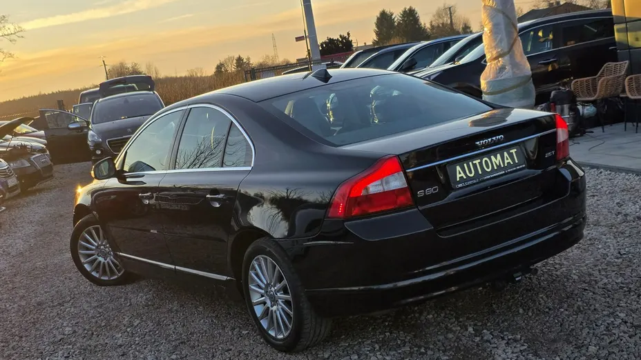 VOLVO S80 -