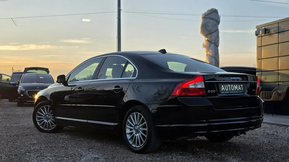 VOLVO S80 -