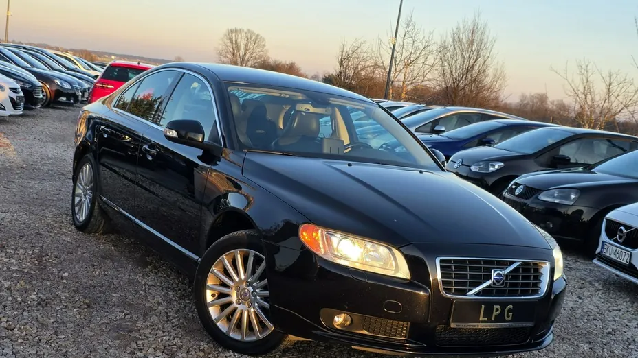 VOLVO S80 -