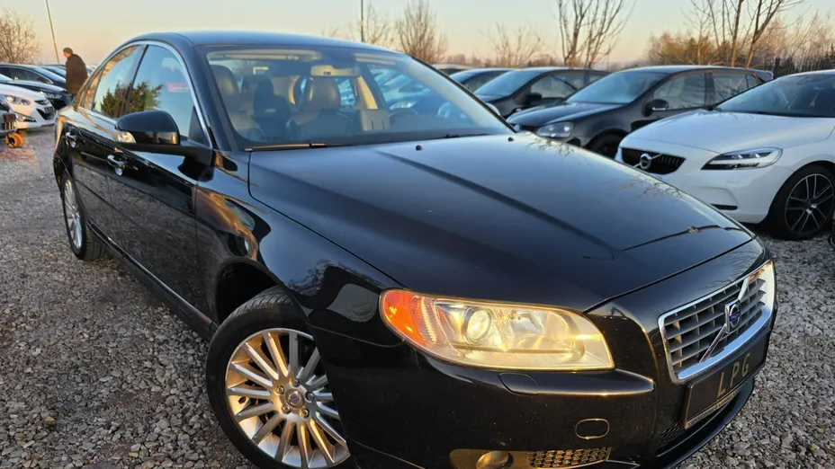 VOLVO S80 -