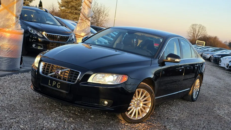 VOLVO S80 -