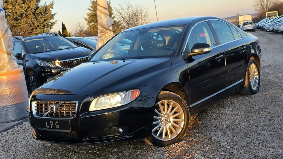 VOLVO S80 -