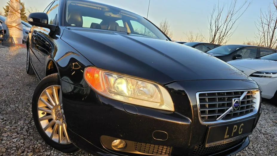 VOLVO S80 -