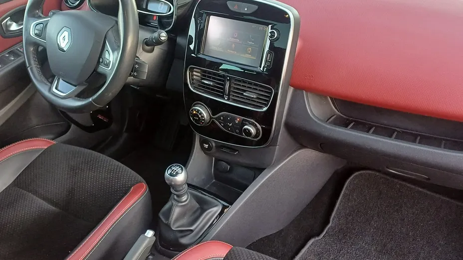 RENAULT Clio -