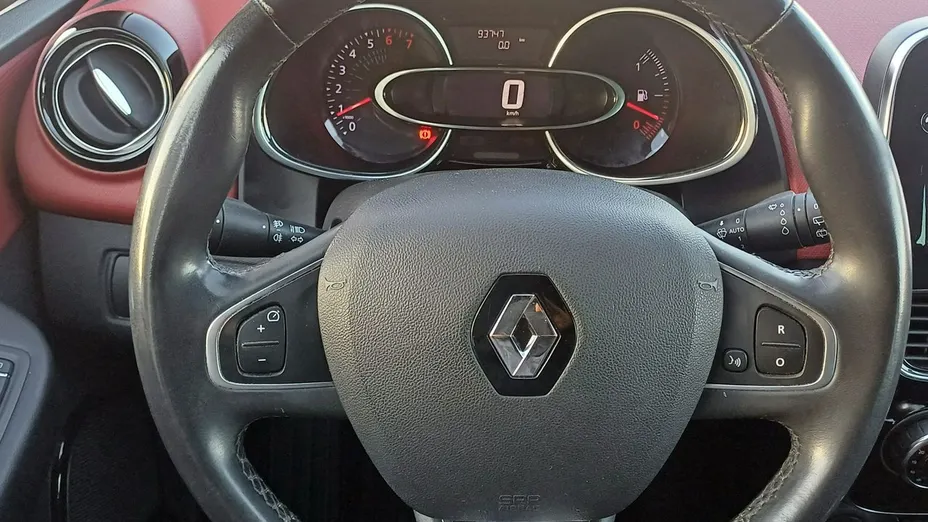 RENAULT Clio -