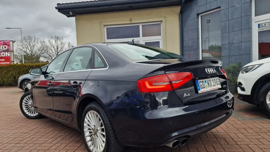 AUDI A4 -