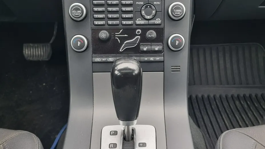 VOLVO V70 -