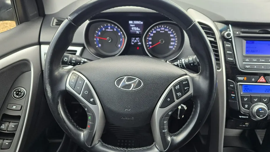 HYUNDAI i30 -