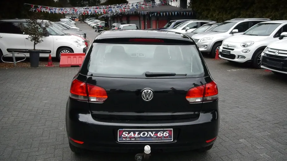 VOLKSWAGEN Golf -
