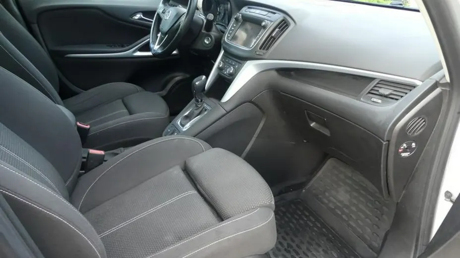 OPEL Zafira -