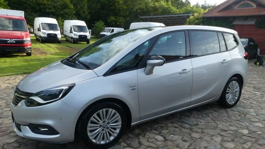 OPEL Zafira -