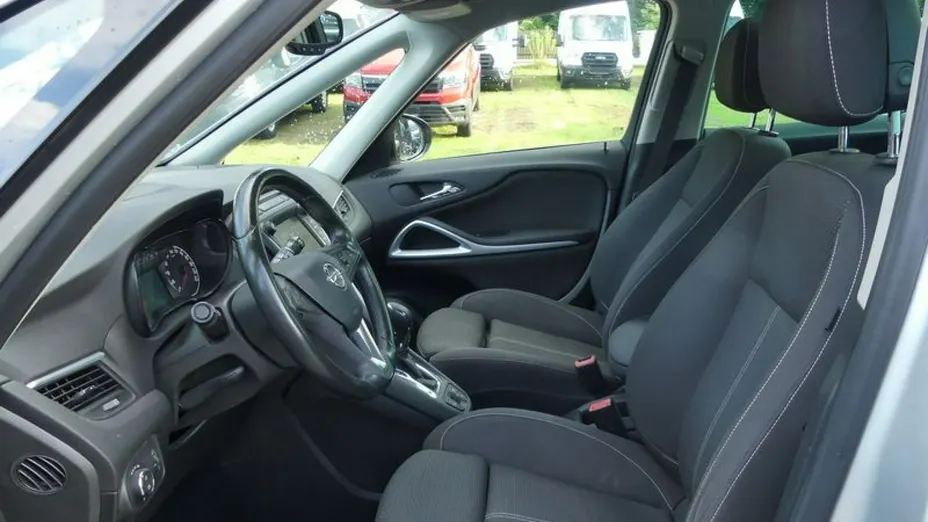 OPEL Zafira -