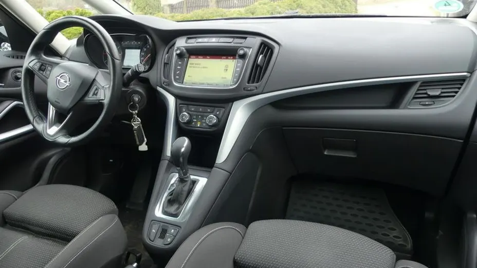 OPEL Zafira -