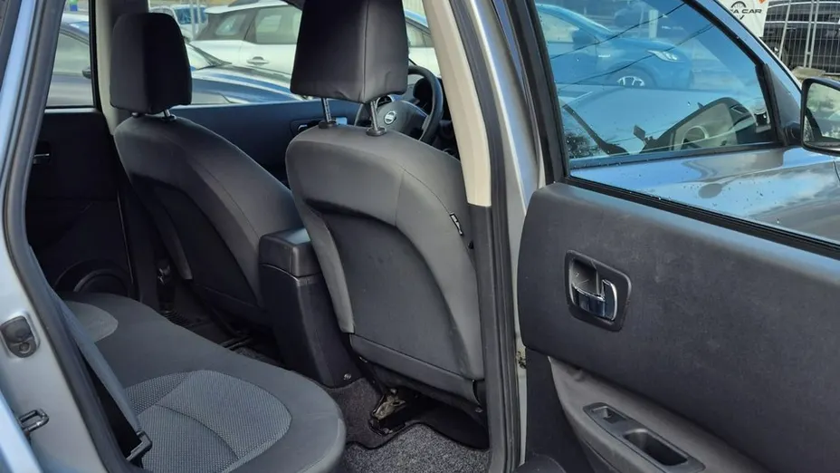 NISSAN Qashqai -