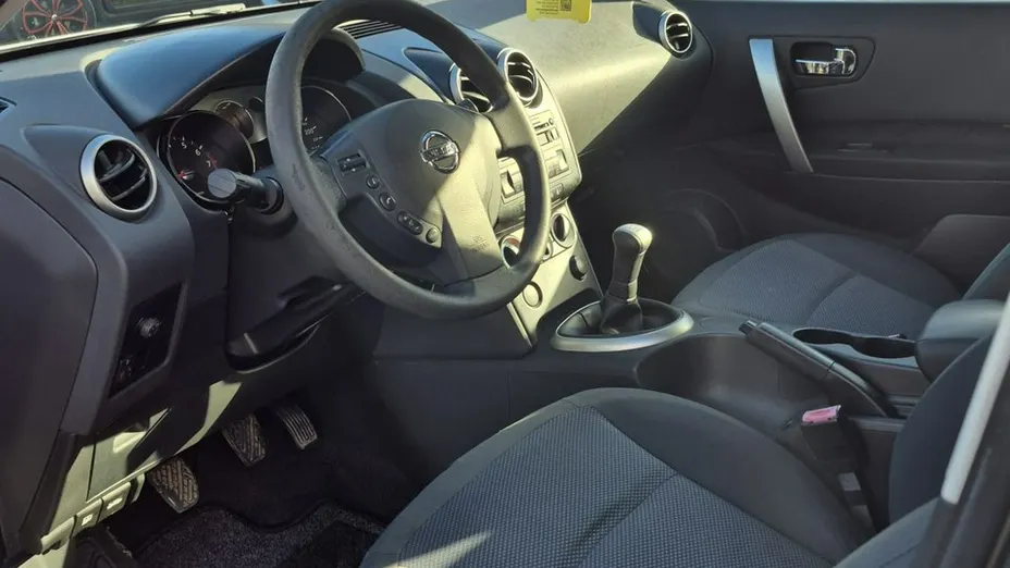 NISSAN Qashqai -