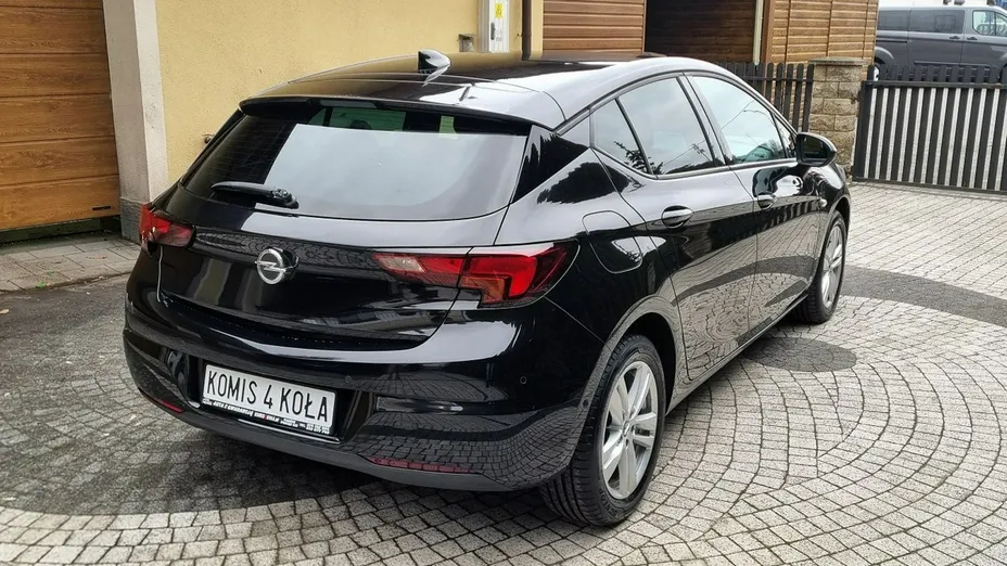 OPEL Astra -