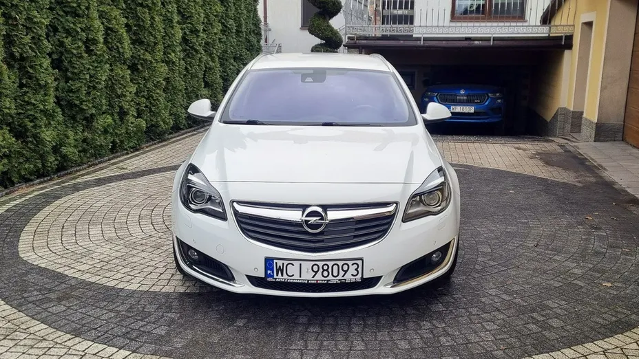 OPEL Insignia -