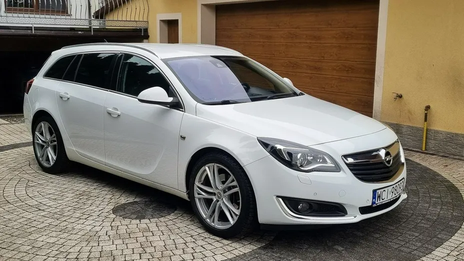 OPEL Insignia -