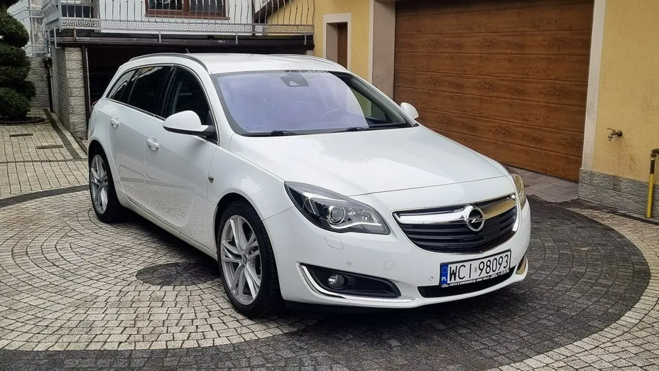 OPEL Insignia -