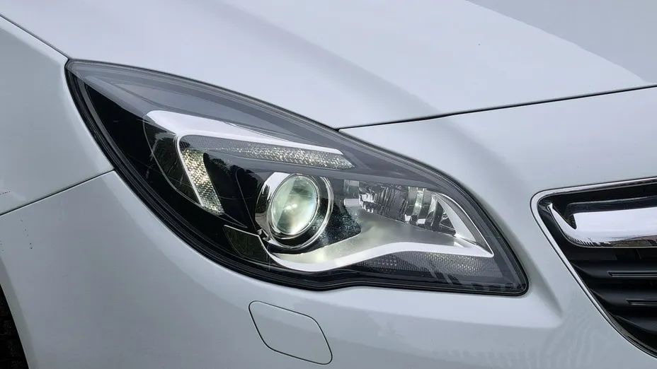 OPEL Insignia -