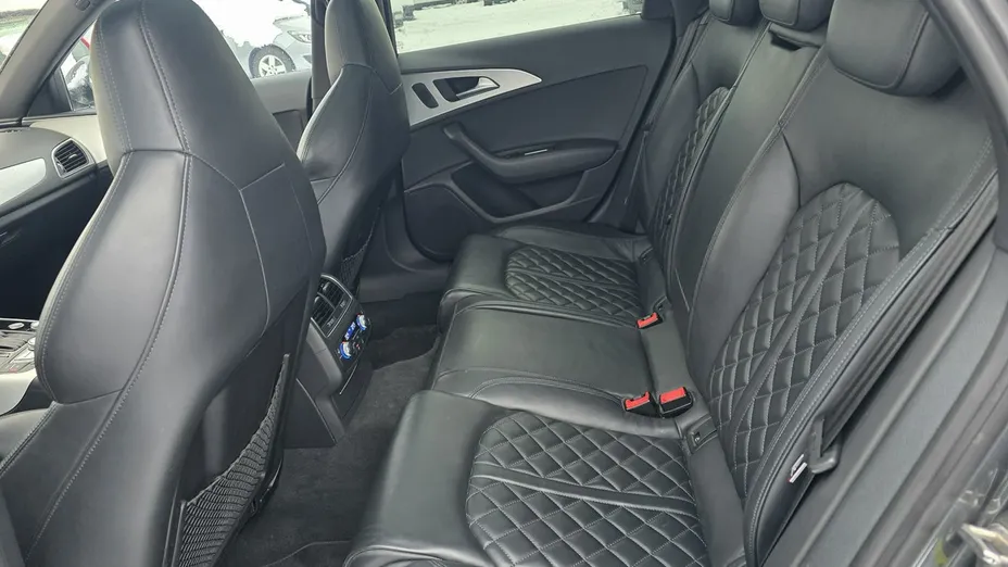 AUDI A6 -
