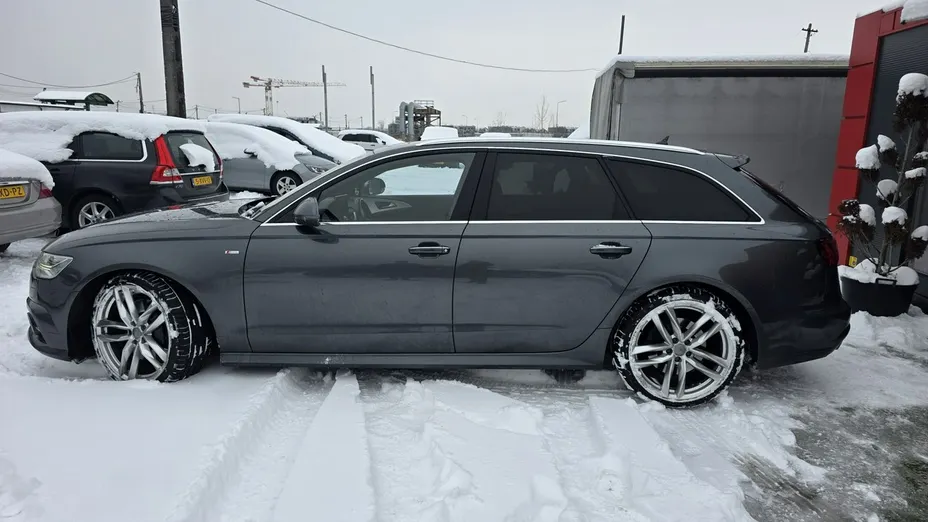 AUDI A6 -