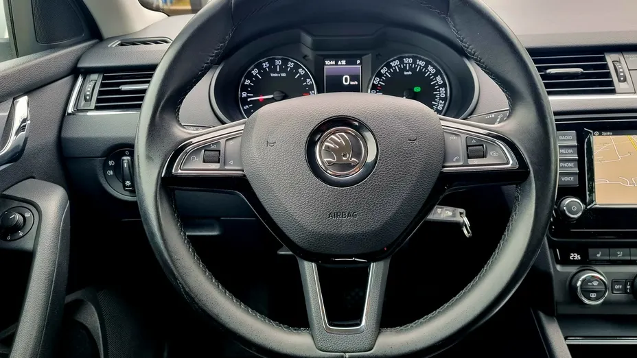 SKODA Octavia -