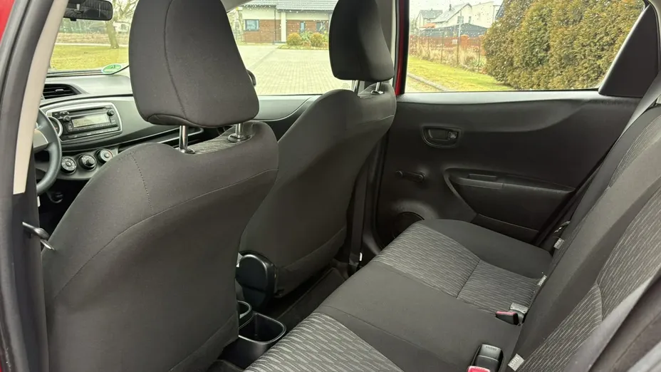 TOYOTA Yaris -