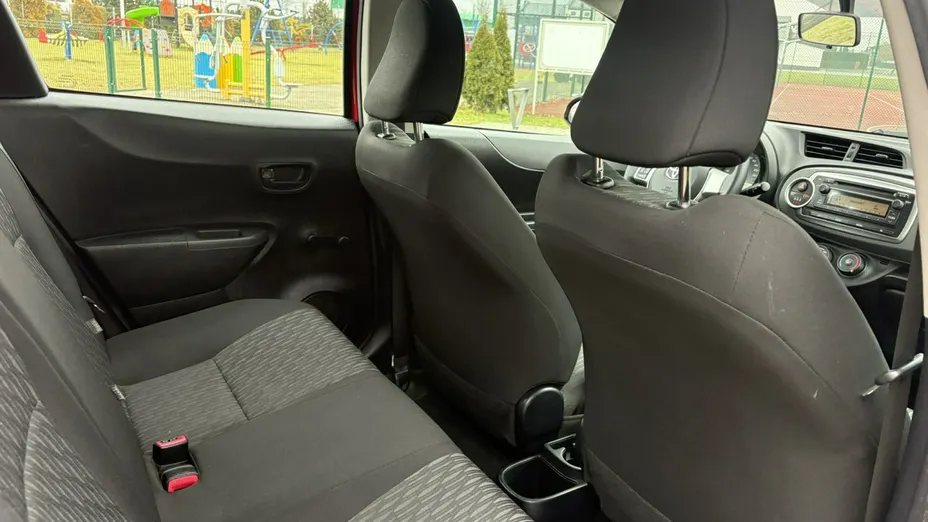 TOYOTA Yaris -