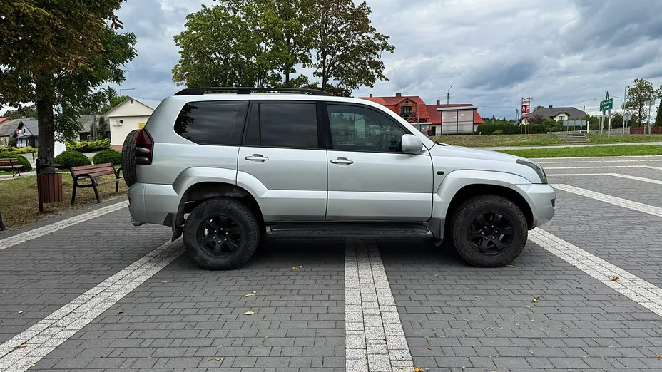 TOYOTA Land Cruiser -