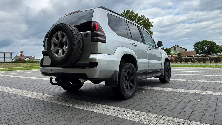 TOYOTA Land Cruiser -