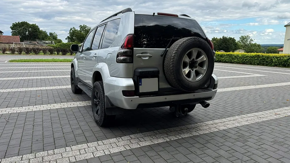 TOYOTA Land Cruiser -