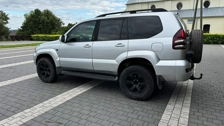 TOYOTA Land Cruiser -
