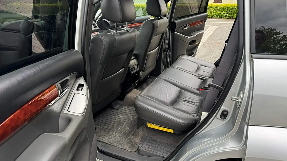 TOYOTA Land Cruiser -