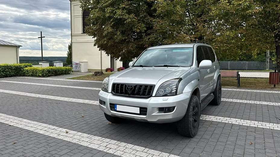TOYOTA Land Cruiser -