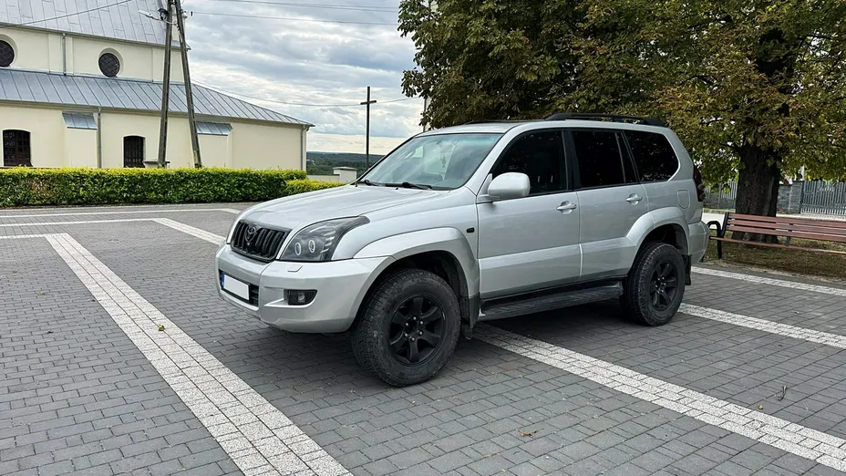 TOYOTA Land Cruiser -