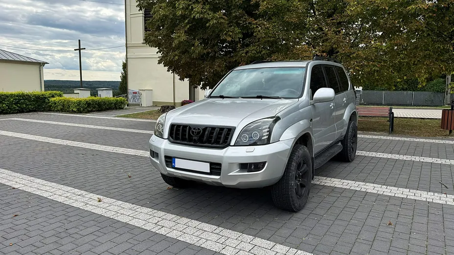 TOYOTA Land Cruiser -